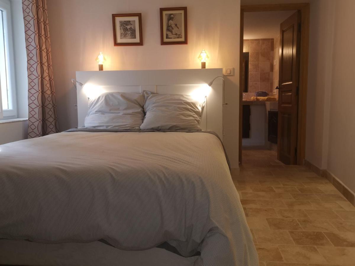 Le Nid Des Arts Bed and Breakfast Tourrettes Εξωτερικό φωτογραφία